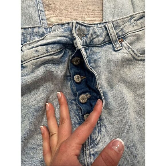 Old Navy Curvy High-Waisted Button-Fly OG Straight Ankle Jeans Ripped Light Wash - Picture 7 of 9